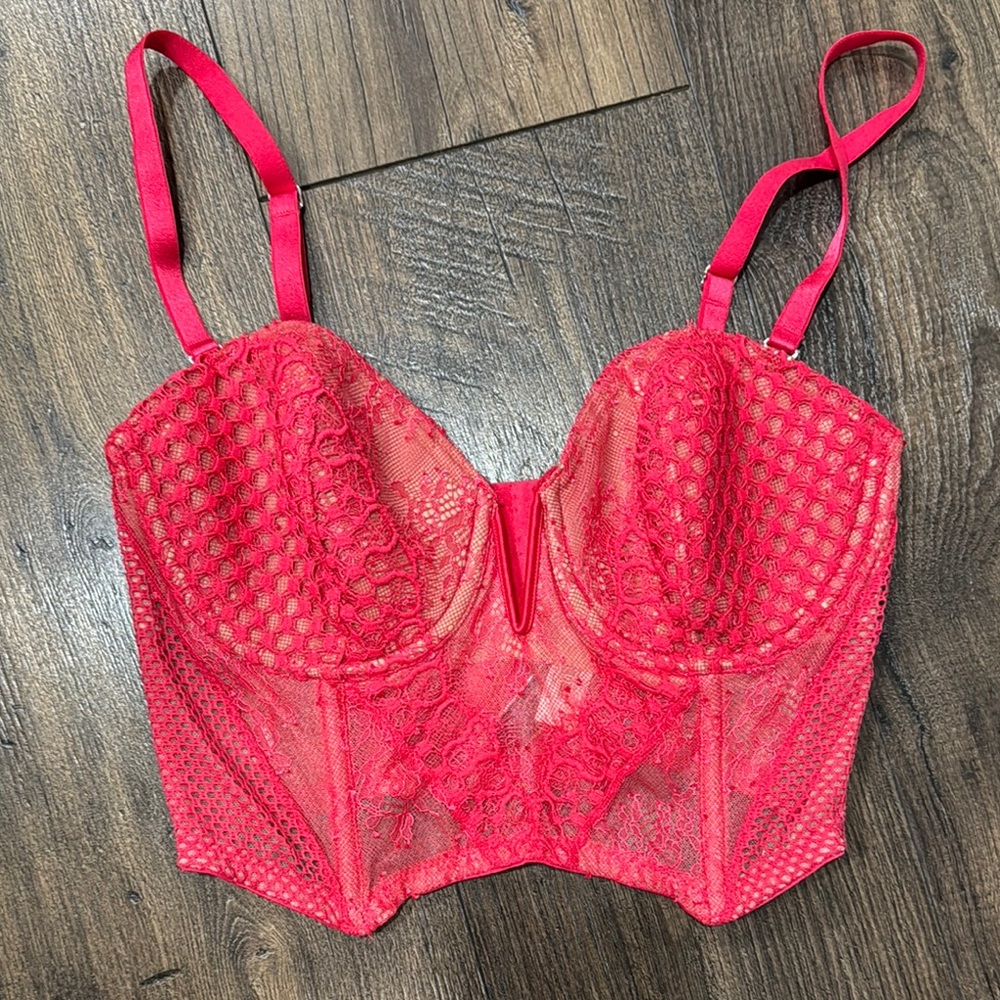 Elegant Red Lace Bustier